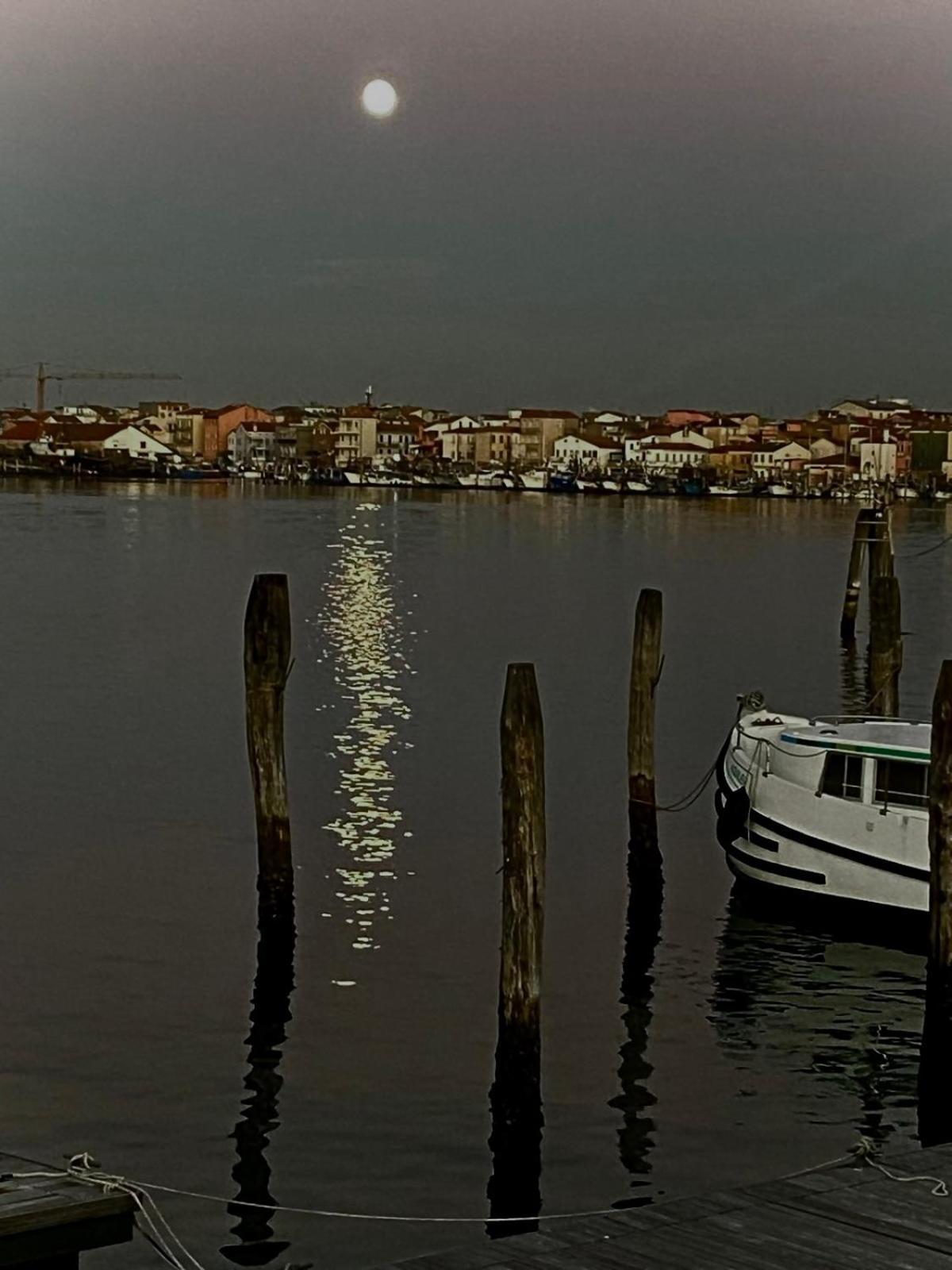 Appartement Casa Manuela Non Turisti Ma Ospiti à Chioggia Extérieur photo